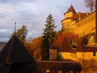 Le château du Haut-Koenigsbourg en automne - © château du Haut-Koenigsbourg