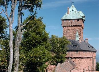 Le donjon et la façade Sud du Haut-Koenigsbourg vus depuis le grand bastion du château. - © Jean-Luc Stadler