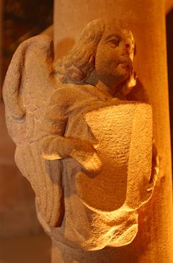 Detail einer Skulptur im Neugotischen Treppenturm - © Jean-Luc Stadler