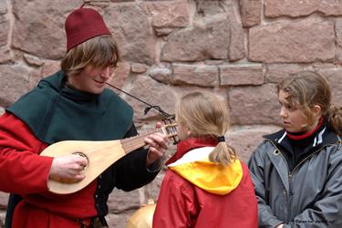 A musician during the "Time machine" at Haut Koenigsbourg castle. - © Jean-Luc Stadler
