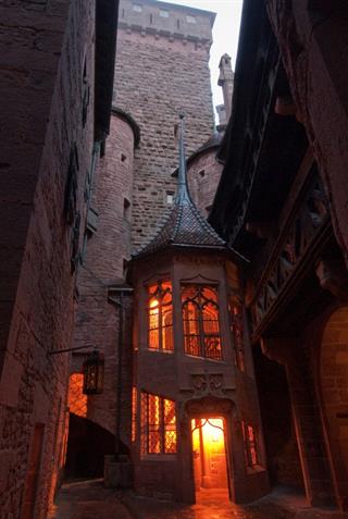 L'escalier néogothique au château du Haut-Koenigsbourg - Haut-Koenigsbourg castle, Alsace, France