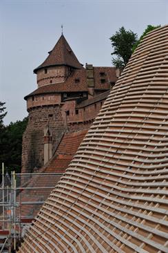 Restoration from the structure and the roof of the castle’s inn
 - © Jean-Luc Stadler